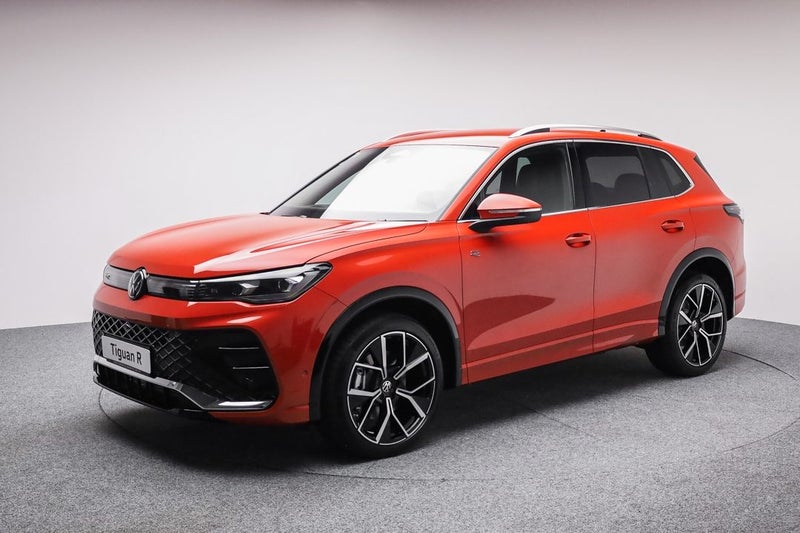 2025 Volkswagen Tiguan R-Line AWD image 3