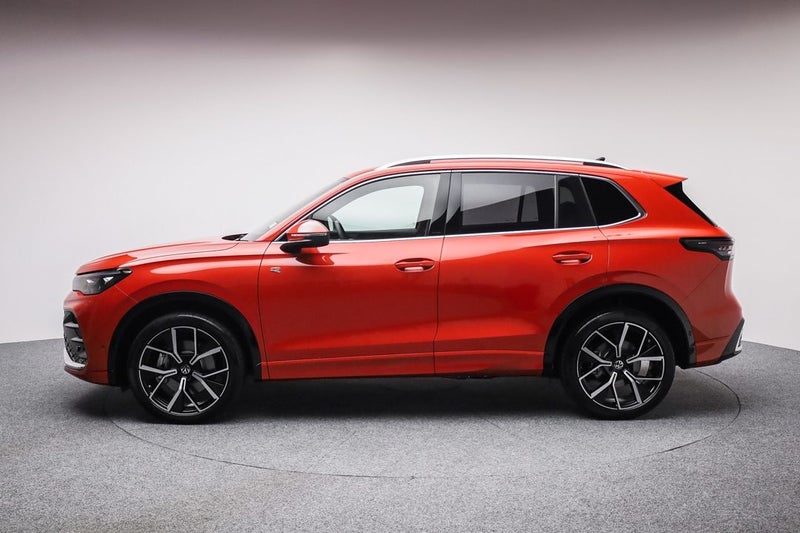 2025 Volkswagen Tiguan R-Line AWD image 4