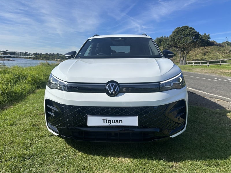 2025 Volkswagen Tiguan R-Line AWD image 3