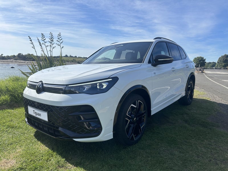 2025 Volkswagen Tiguan R-Line AWD image 4