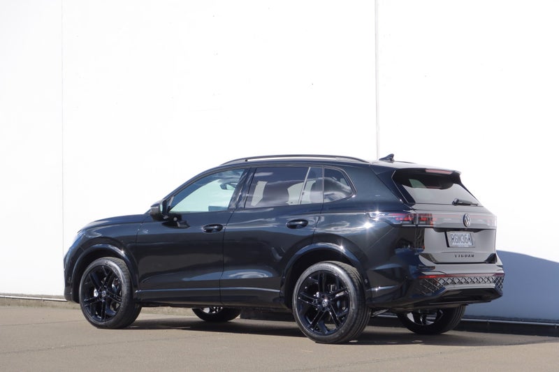 2025 Volkswagen Tiguan R-Line AWD image 4