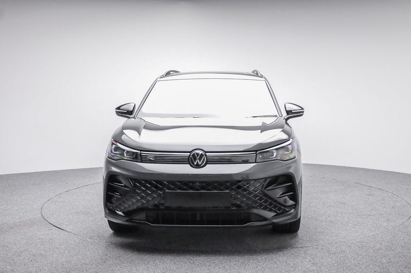 2025 Volkswagen Tiguan R-Line AWD image 3