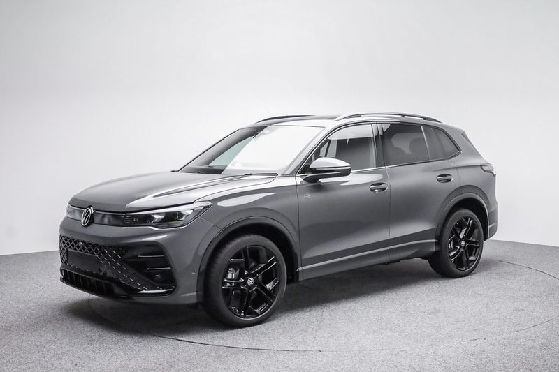 2025 Volkswagen Tiguan R-Line AWD image 4