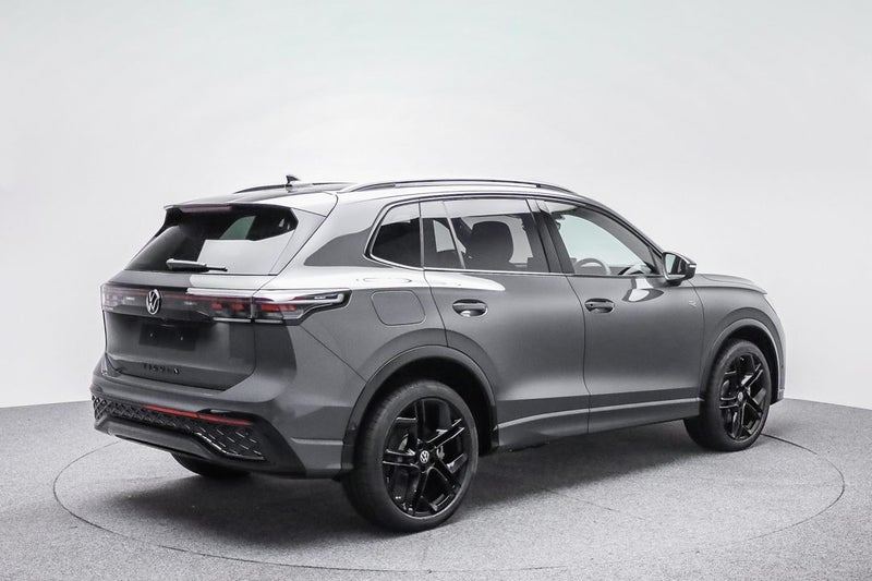 2025 Volkswagen Tiguan R-Line AWD image 5