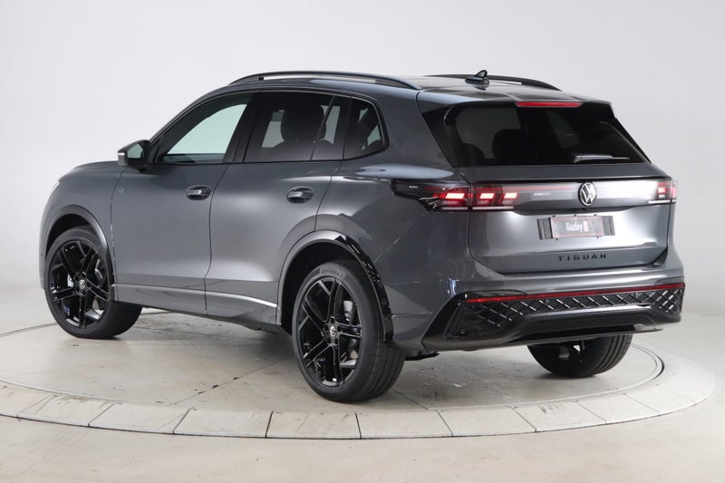 2025 Volkswagen Tiguan R-Line AWD image 4