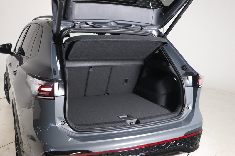 2025 Volkswagen Tiguan R-Line AWD image 5