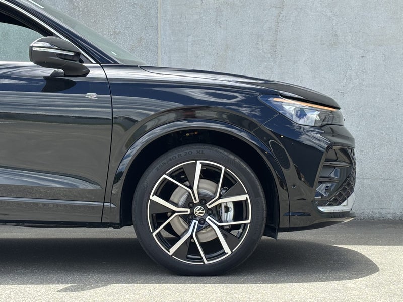 2025 Volkswagen Tiguan R-Line AWD image 4