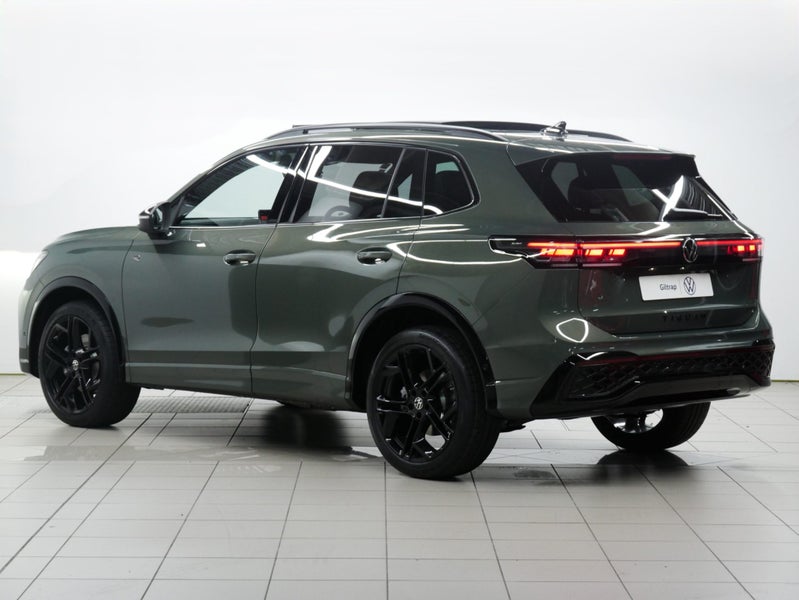 2025 Volkswagen Tiguan R-Line AWD image 3