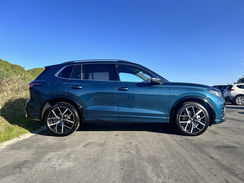 2025 Volkswagen Tiguan R/Line AWD image 5