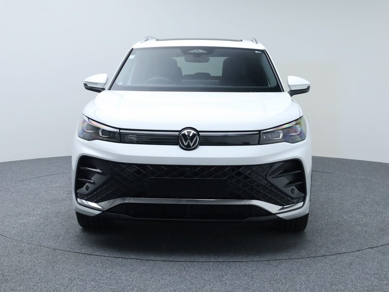 2025 Volkswagen Tiguan R-Line AWD image 2