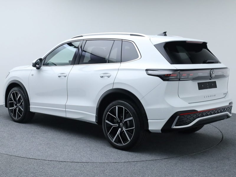 2025 Volkswagen Tiguan R-Line AWD image 5