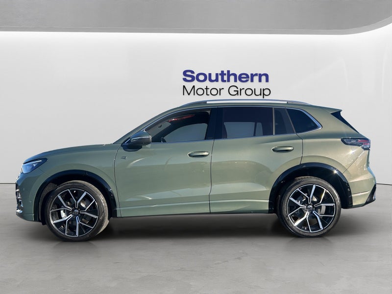2025 Volkswagen Tiguan R-Line AWD image 4