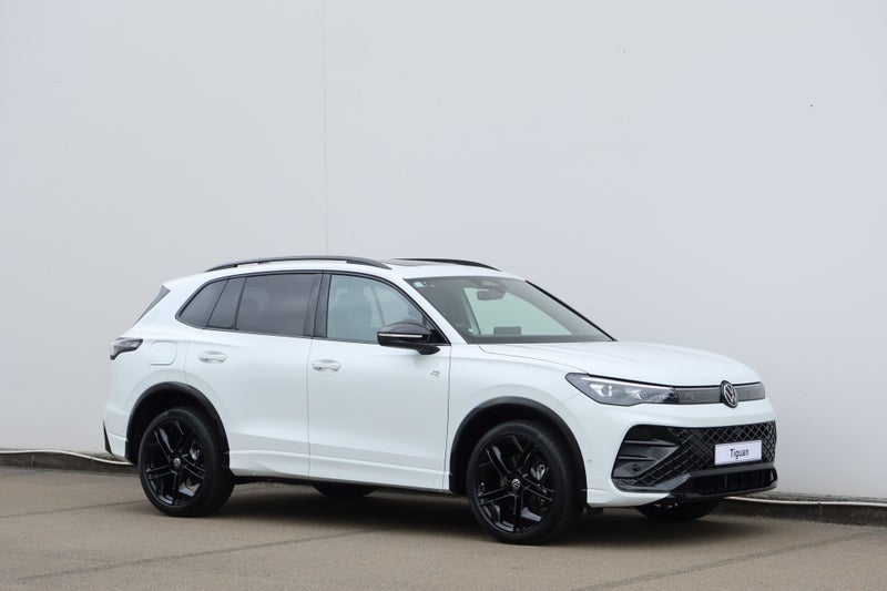 2025 Volkswagen Tiguan R-Line AWD image 1