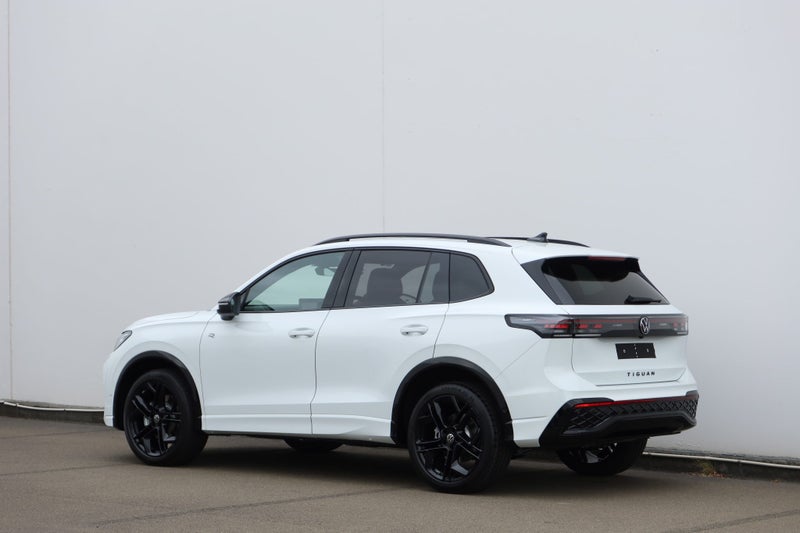 2025 Volkswagen Tiguan R-Line AWD image 4