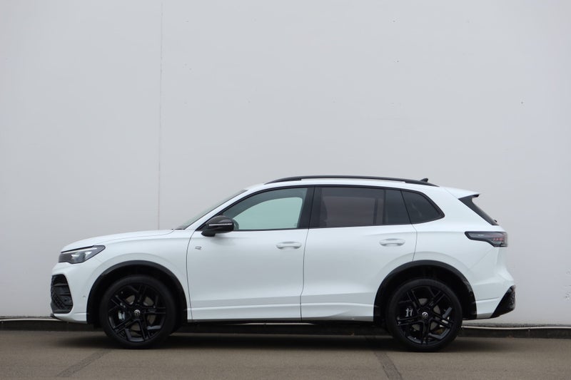 2025 Volkswagen Tiguan R-Line AWD image 5