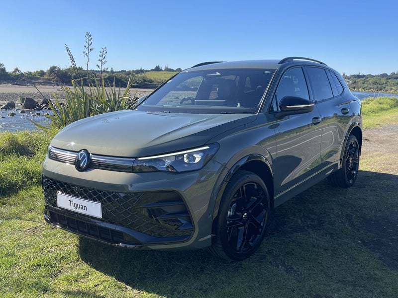 2025 Volkswagen Tiguan R-Line AWD image 4