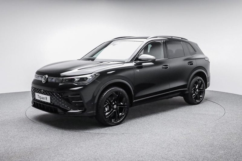 2025 Volkswagen Tiguan R-Line AWD - Black Pack image 3