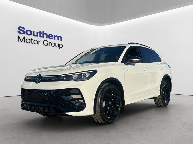 2025 Volkswagen Tiguan R-Line AWD Black Package image 3