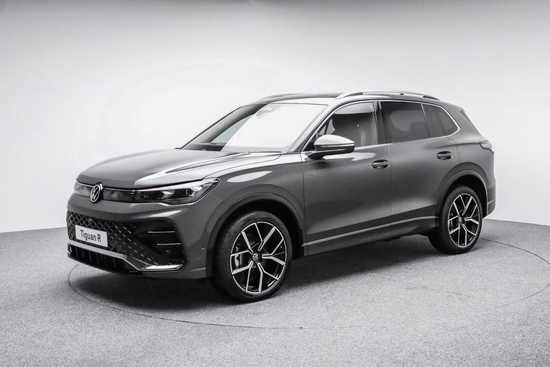2025 Volkswagen Tiguan R-Line AWD - Touring Pack image 3