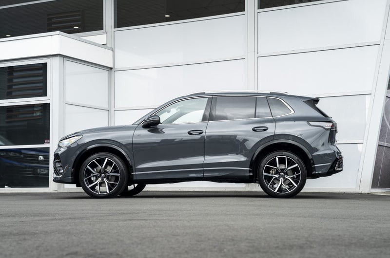 2025 Volkswagen Tiguan R-Line AWD Turbo 195kW image 5