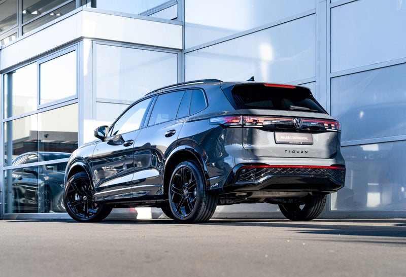 2025 Volkswagen Tiguan R-Line AWD Turbo 195kW B... image 5