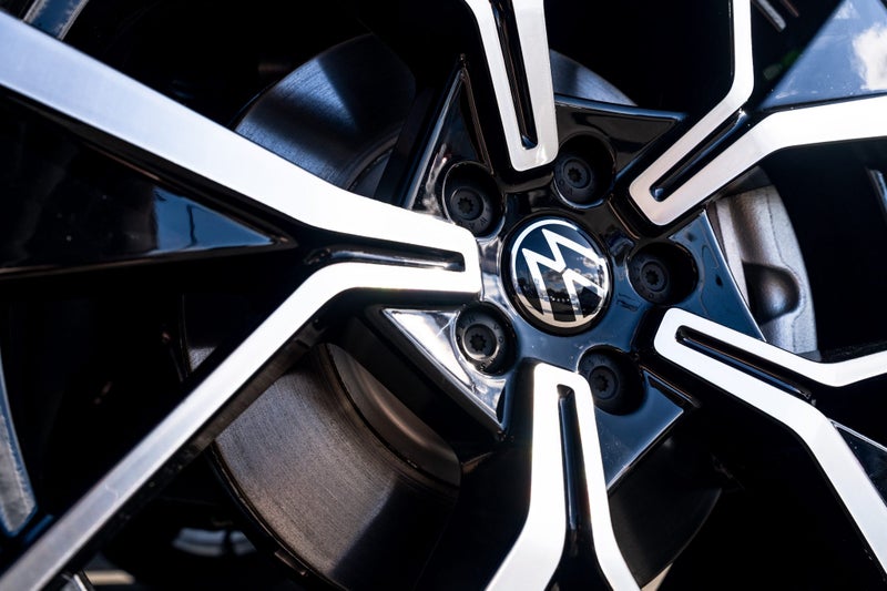 2025 Volkswagen Tiguan R-Line AWD Turbo 195kW T... image 5