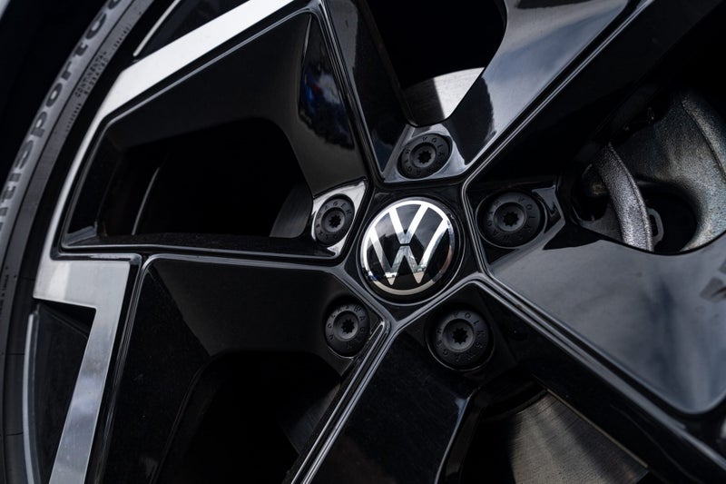 2025 Volkswagen Tiguan R-Line Touring 2WD Petro... image 5