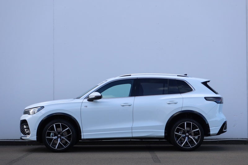 2025 Volkswagen Tiguan R-Line Touring AWD image 5