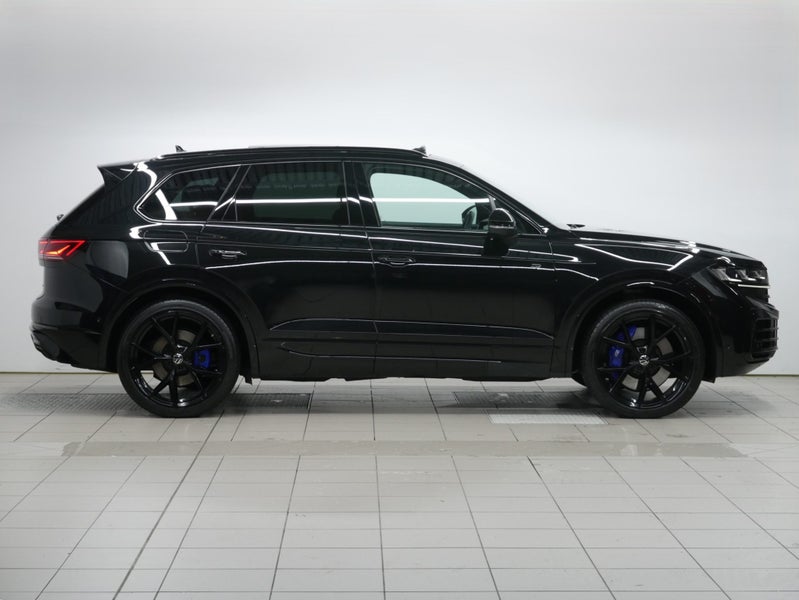 2025 Volkswagen Touareg R PHEV image 5