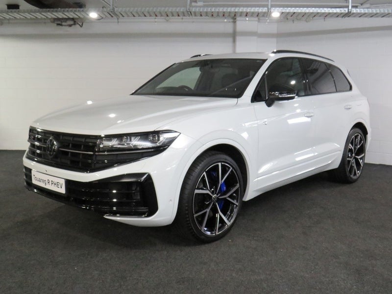 2025 Volkswagen Touareg R PHEV image 1
