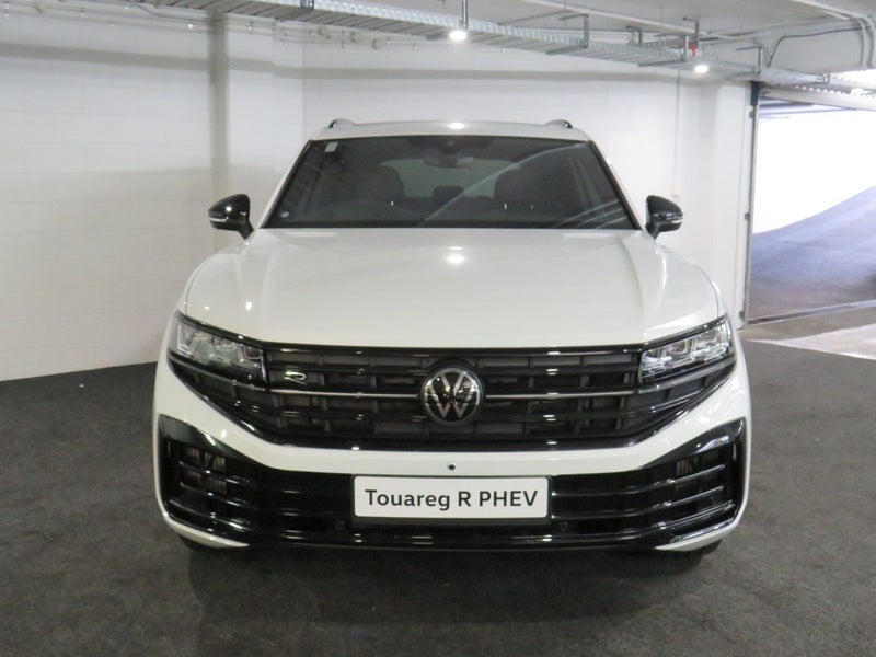 2025 Volkswagen Touareg R PHEV image 4