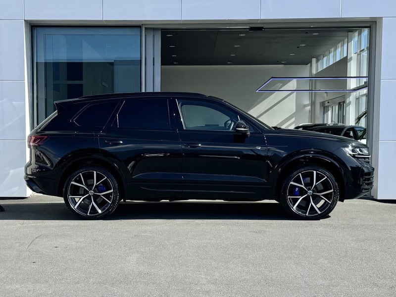 2025 Volkswagen Touareg R PHEV 4MOTION 340kW image 4