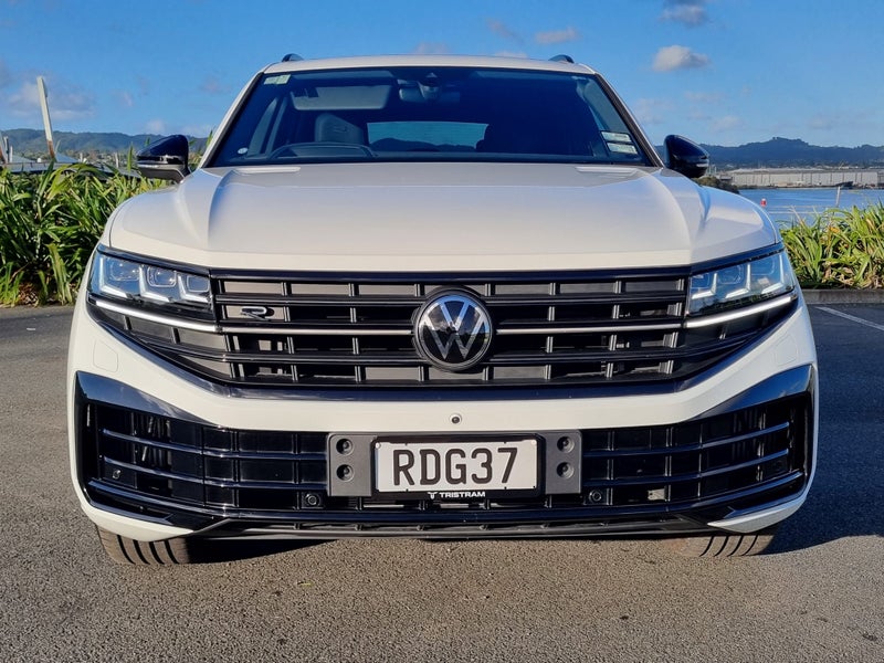 2025 Volkswagen Touareg R PHEV 4MOTION image 2