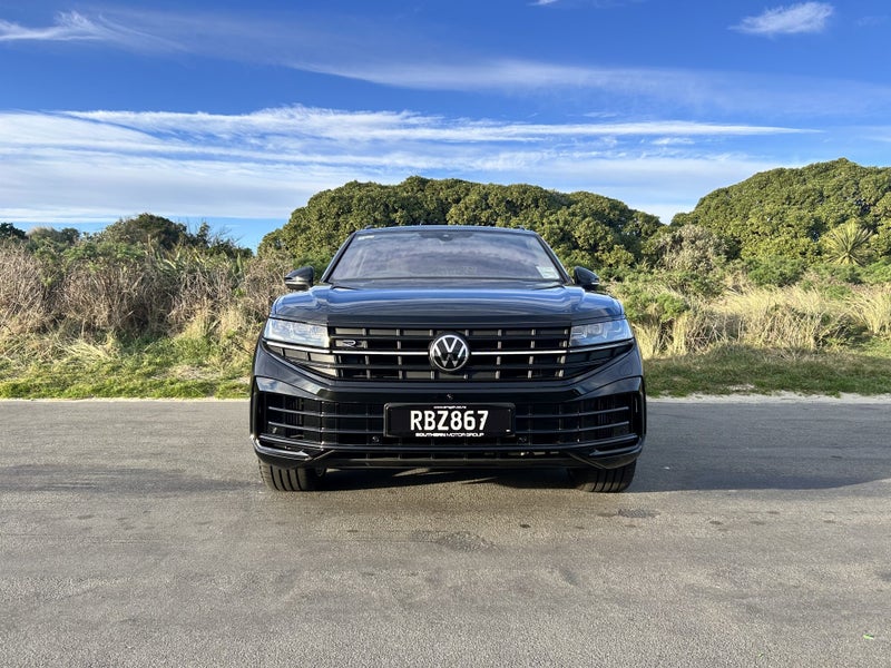 2025 Volkswagen Touareg R PHEV image 2