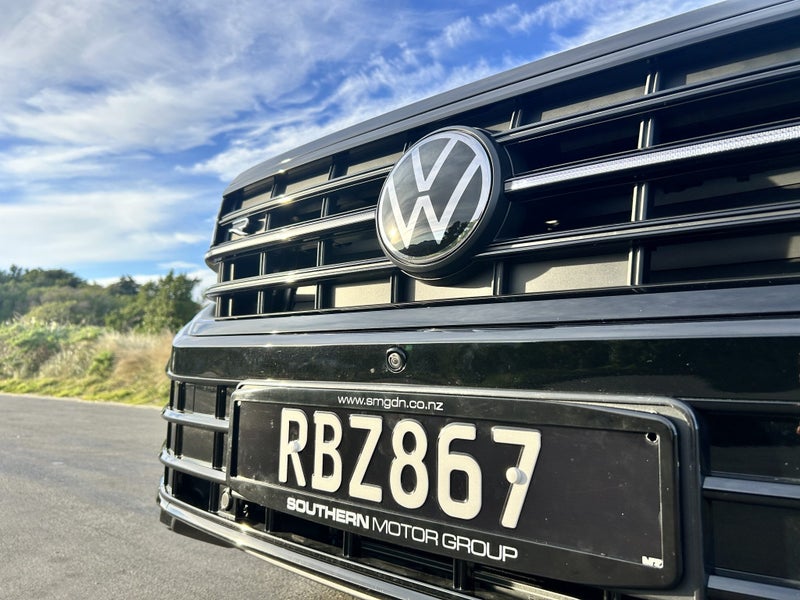 2025 Volkswagen Touareg R PHEV image 4
