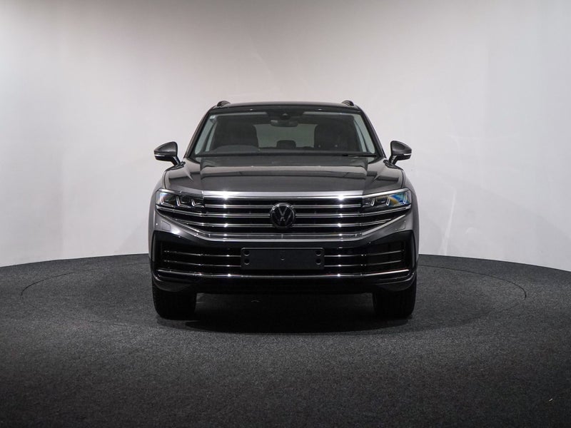 2025 Volkswagen Touareg TDi V6 170kW image 3