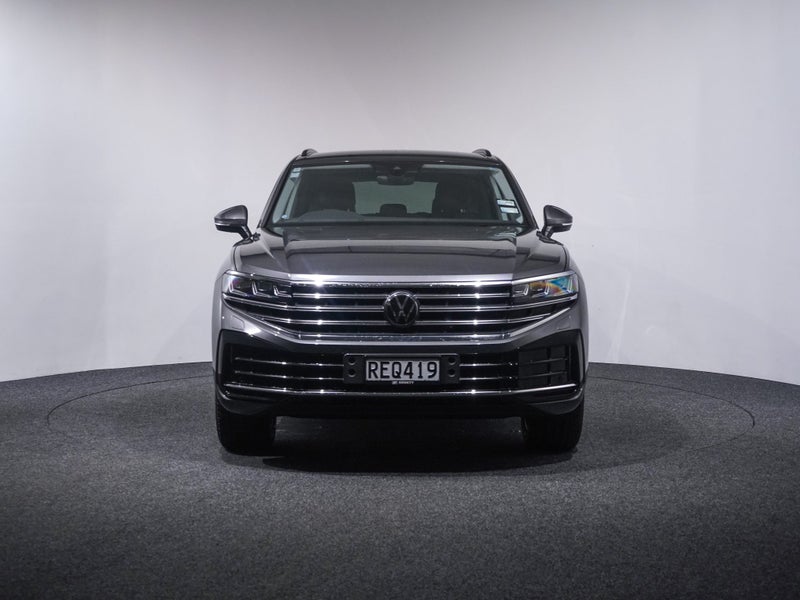 2025 Volkswagen Touareg TDi V6 170kW image 3