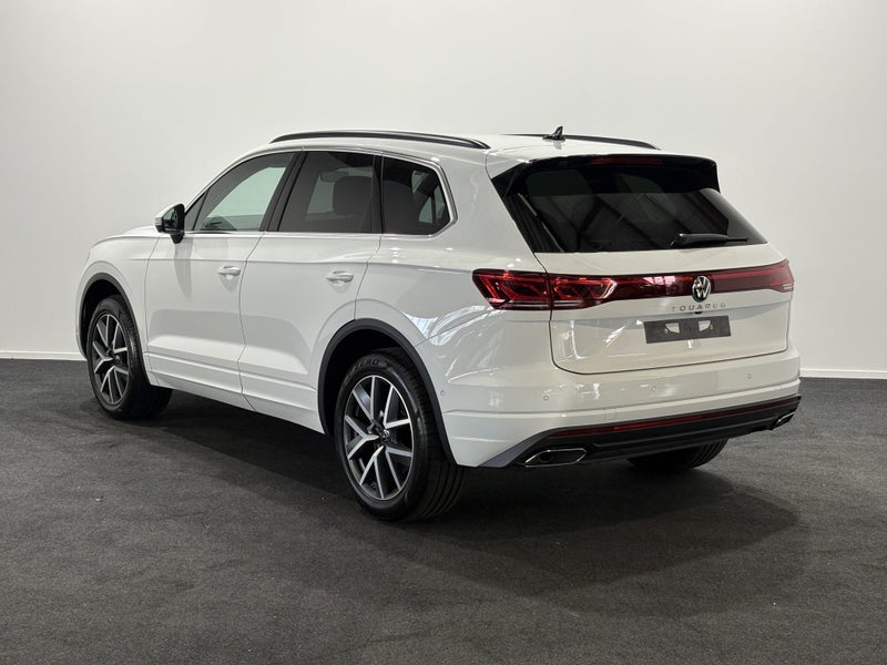 2025 Volkswagen Touareg TDI V6 image 5