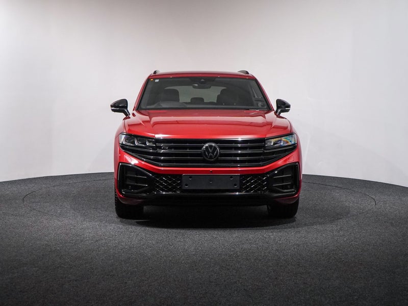 2025 Volkswagen Touareg TDi V6s R Line 210kW image 2