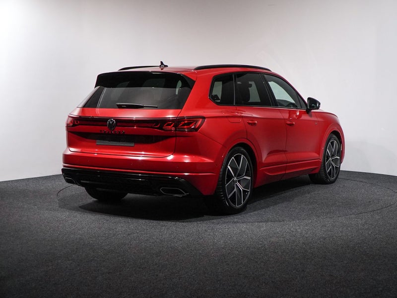 2025 Volkswagen Touareg TDi V6s R Line 210kW image 5