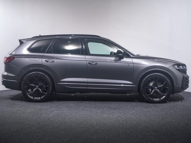 2025 Volkswagen Touareg TDi V6s R Line 210kW image 5