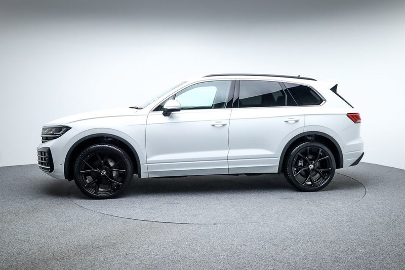 2025 Volkswagen Touareg V6 TDI image 4