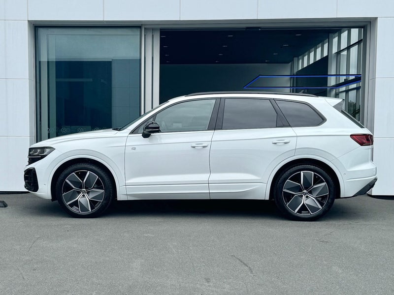 2025 Volkswagen Touareg V6S R-Line 210KW image 3
