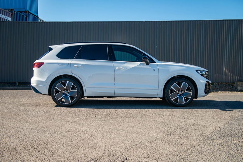 2025 Volkswagen Touareg V6S R-Line 210kW TDI image 5