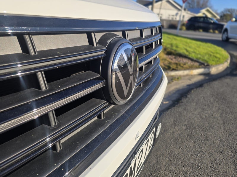 2025 Volkswagen Touareg V6S R-Line 210KW TDi - image 4