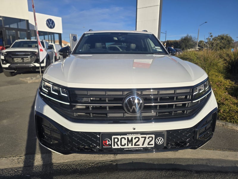 2025 Volkswagen Touareg V6S R-Line 210KW TDi - image 5