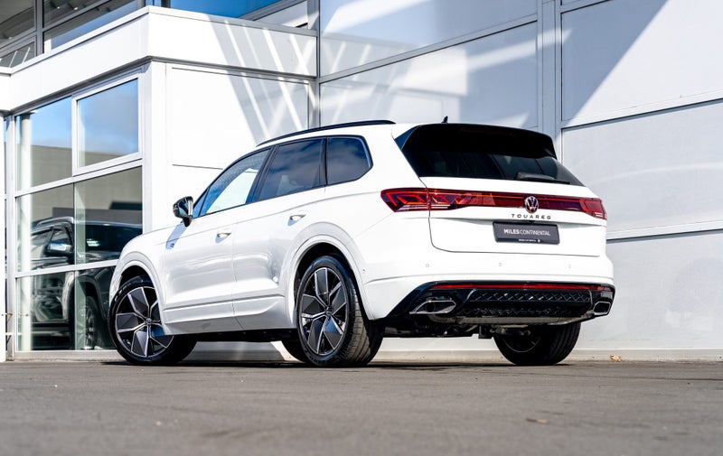 2025 Volkswagen Touareg V6S R-Line / 210kW Turb... image 5