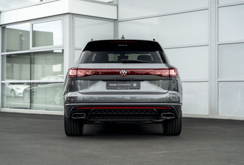 2025 Volkswagen Touareg V6S R-Line / 210kW Turb... image 5