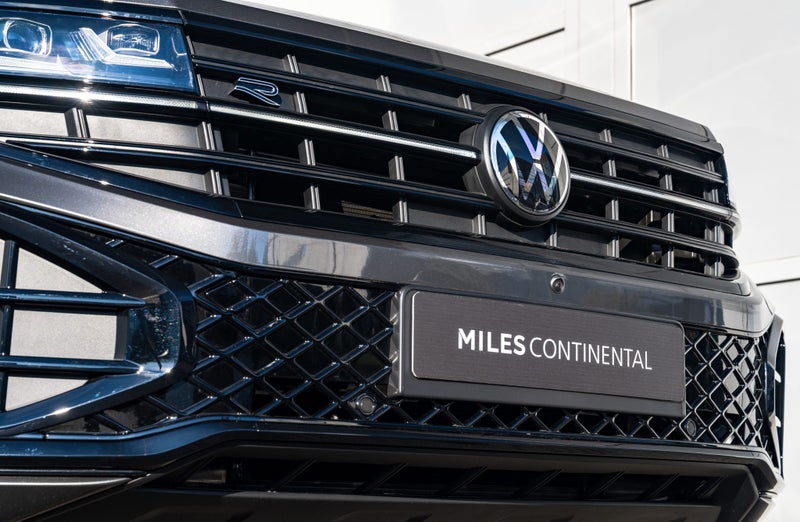 2025 Volkswagen Touareg V6S R-Line / 210kW Turb... image 3