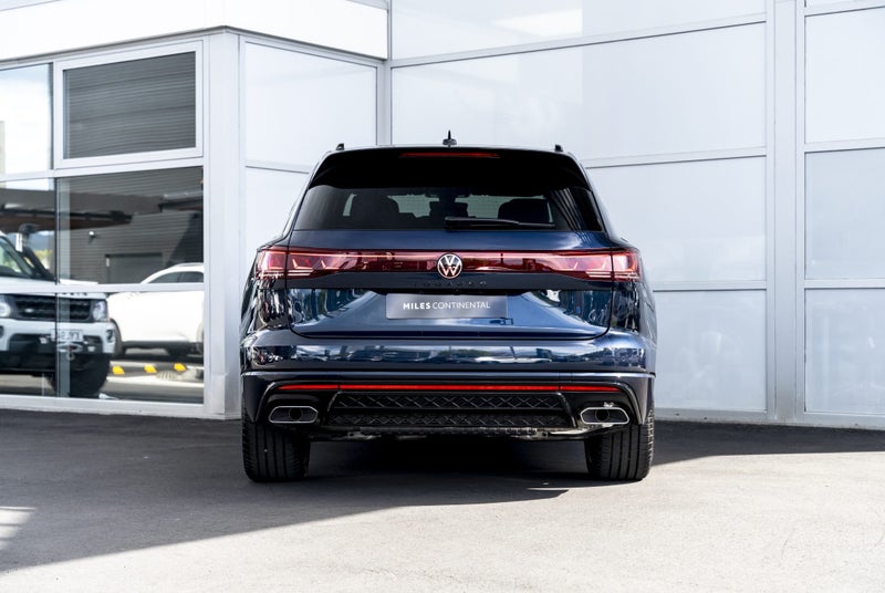 2025 Volkswagen Touareg V6S R-Line / 210kW Turb... image 5